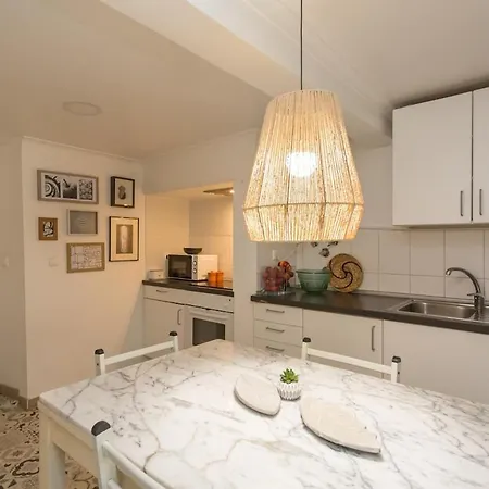 Avenida Cozy In Center 아파트 *