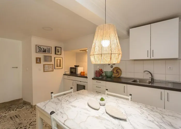 Avenida Cozy In Center 아파트 *